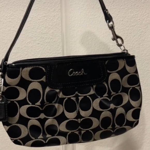 Coach Ashley Monogram Wristlet EUC - Picture 7 of 8
